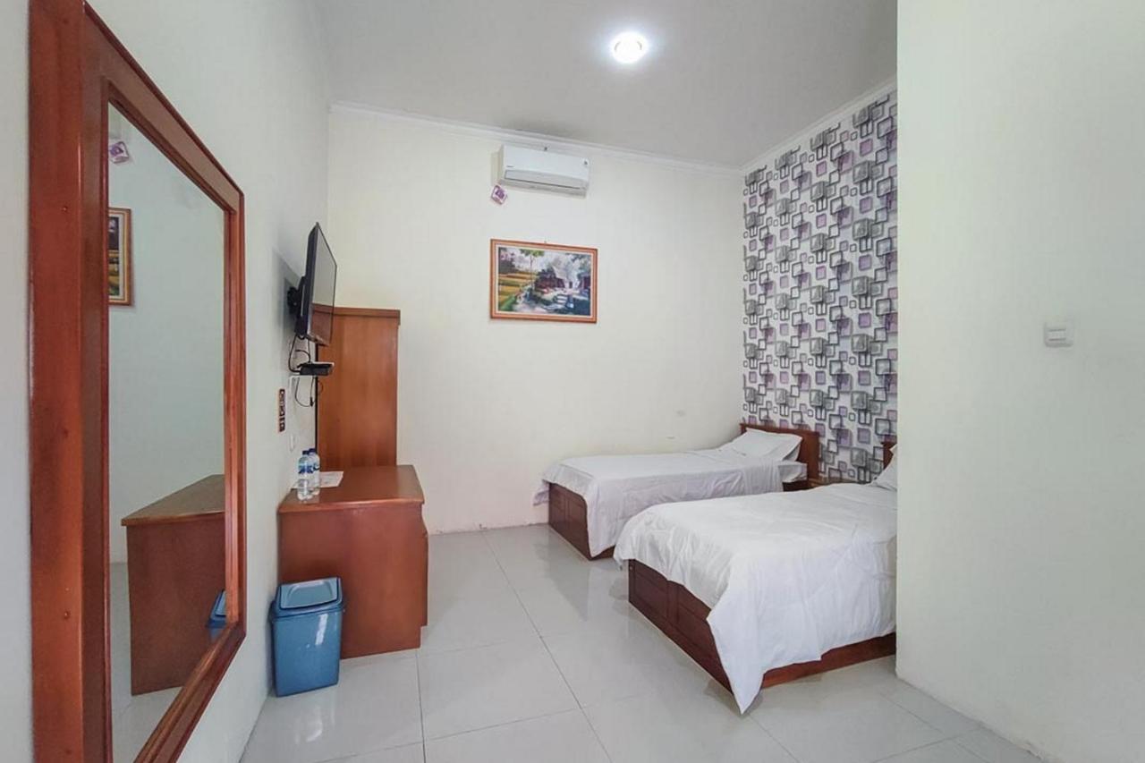 Reddoorz At Tanakatto Homestay Waikabubak Esterno foto